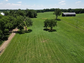 1949 Huntertown Rd, Versailles, KY 40383
