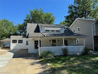 30232 Robert St, Wickliffe, OH 44092