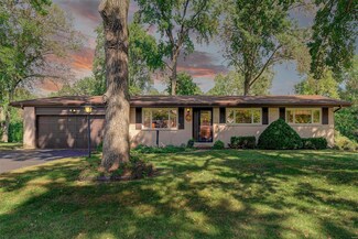 10133 Carolynne Dr, Saint Louis, MO 63128