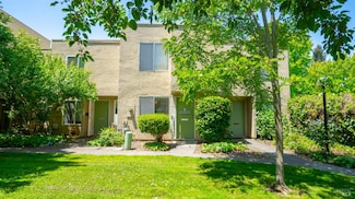 3002 Yulupa Ave, Santa Rosa, CA 95405