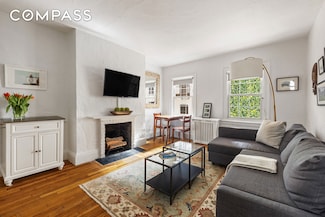 729 Greenwich St Unit J26, New York, NY 10014