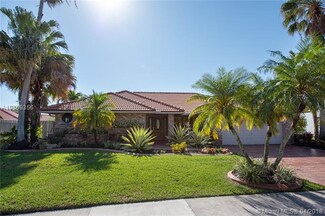 910 Amherst Ave, Davie, FL 33325