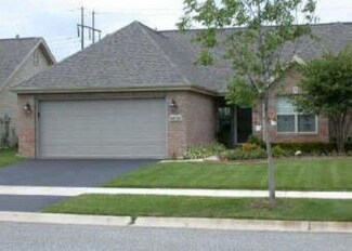 10004 Wildwood Ln, Highland, IN 46322