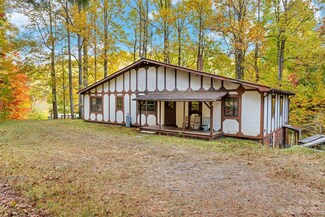 91 Chestnut Hill Rd, Black Mountain, NC 28711