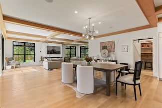 52 Garibaldi Ln, New Canaan, CT 06840