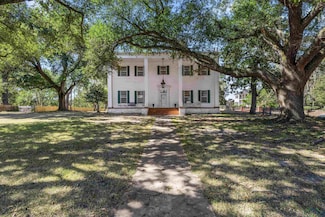 301 S Friou St, Jefferson, TX 75657