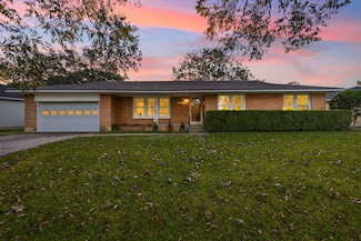 2137 Curtis Dr, Waco, TX 76710