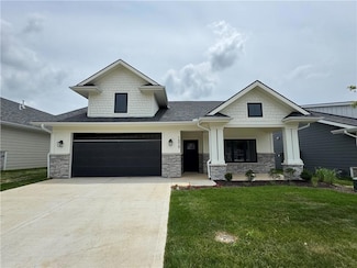 1979 Harvest Rd, Liberty, MO 64068
