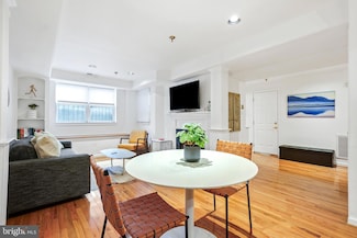 1514 21st St NW Unit 2, Washington, DC 20036