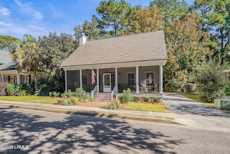 19 Brisbane Dr, Beaufort, SC 29902