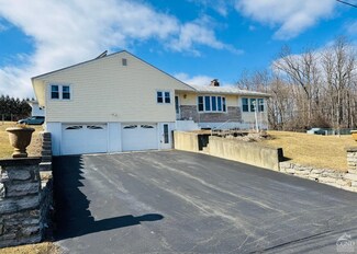 277 Anthony Ave, Hudson, NY 12534
