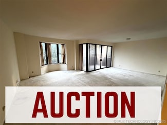 2121 S Yorktown Ave Unit 302, Tulsa, OK 74114