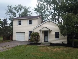 320 Lauder Ave NW, Warren, OH 44483