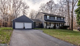 306 N Woodmont Dr, Downingtown, PA 19335