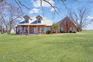 3686 Fm 100, Honey Grove, TX 75446