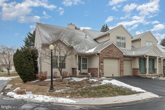 5229 Cobblestone Dr, Mechanicsburg, PA 17055