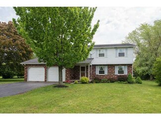 2083 Pineview Ct, Marilla, NY 14102