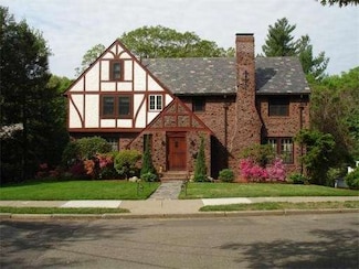 51 Pontiac Rd, Waban, MA 02468