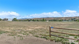 701 Thorp Landing Ln, Thorp, WA 98946