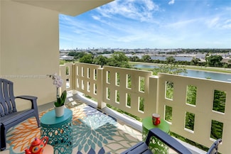 4330 Hillcrest Dr Unit 807, Hollywood, FL 33021