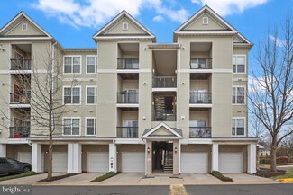 5111 B Travis Edward Way, Centreville, VA 20120
