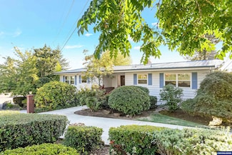 842 Kingwood Dr NW, Salem, OR 97304