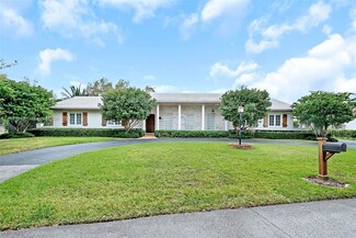 7540 SW 174th St, Palmetto Bay, FL 33157