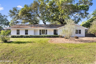1560 E Second St, Pass Christian, MS 39571