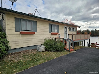 72 Crescent Cir, Rock Hill, NY 12775