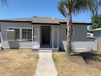 917 W 10th St, Corona, CA 92882