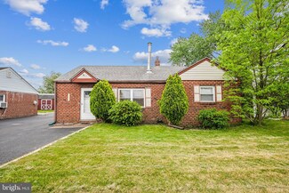4620 Gary Dr, Bristol, PA 19007