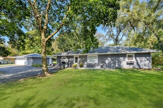 37W214 Dean St, Saint Charles, IL 60175