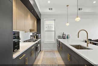 177 Pine St Unit 2, Jc, Bergen-Lafayett, NJ 07304