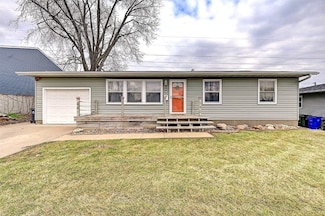 317 Jacolyn Dr NW, Cedar Rapids, IA 52405