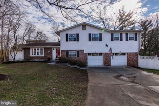 9803 Ward Ct, Fairfax, VA 22032