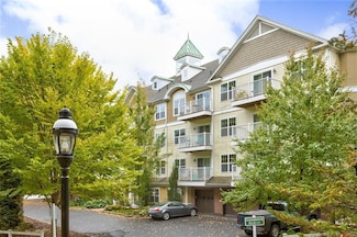 26 Schoolhouse Dr Unit 405, West Hartford, CT 06110