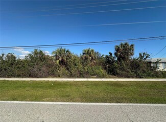6390 Spinnaker Blvd, Englewood, FL 34224