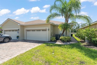 1218 Vienna Square Dr, Winter Haven, FL 33884