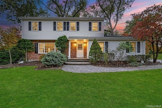 31 Concord Dr, New City, NY 10956