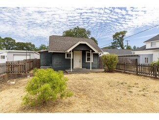 390 S 14th St, St. Helens, OR 97051