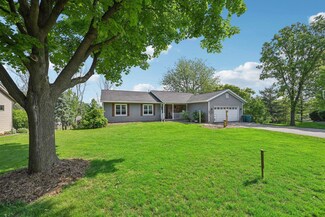 5306 Rustling Oaks Ln, Mc Farland, WI 53558