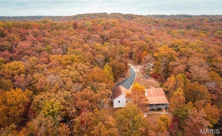 70 N Shore Resort Rd, Eldon, MO 65026