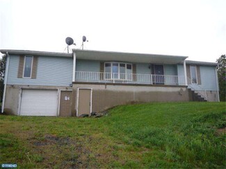 34 Walnut St, Ringtown, PA 17967