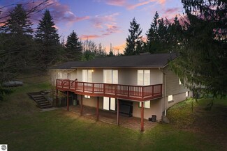 11531 S Tower Rd, Maple City, MI 49664