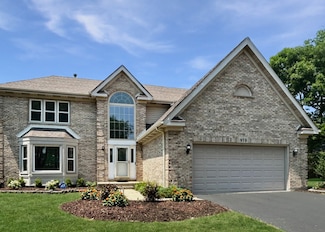 970 E Amberwood Cir, Naperville, IL 60563