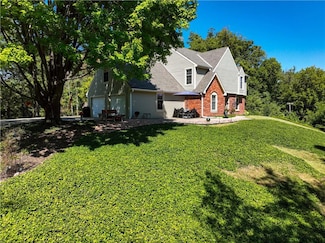 409 Summer St, Weston, MO 64098