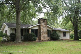 1102 Parrish St, Jasper, AL 35504