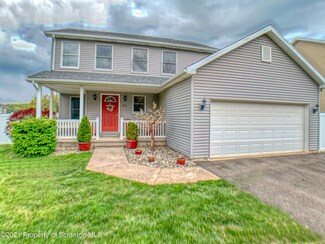 33 Nicole Dr, Dunmore, PA 18512