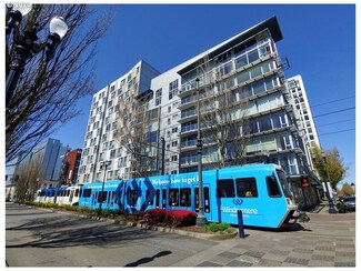 533 NE Holladay St Unit 304, Portland, OR 97232