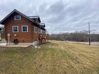 19020 Ferndale Rd, Mineral Point, WI 53565